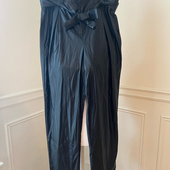 BCBGMAXAZRIA Faux Leather Cropped Paperbag Pant in Black - Picture 3 of 11
